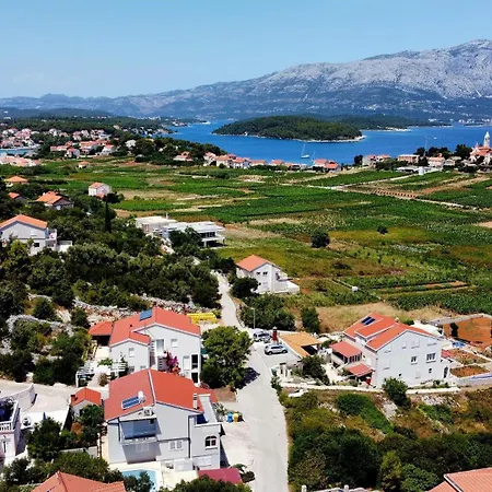 Bella Vista Apartment *