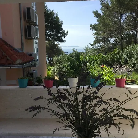 Bella Vista Apartment *