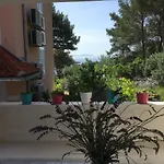 Bella Vista Apartment *