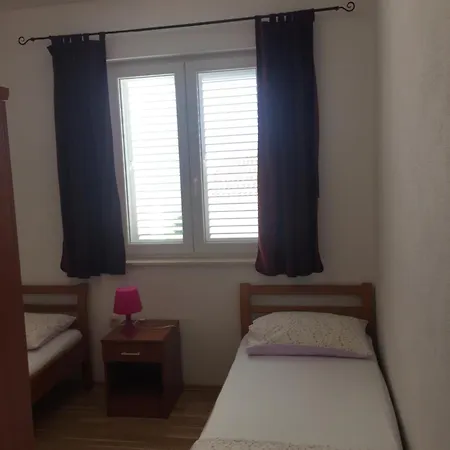 Bella Vista Апартаменты Лумбарда