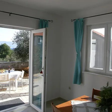 Bella Vista Apartment *